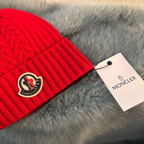 Brand New MONCLER Wool Blend Red Holiday Xmas Beanie Ski Hat - Picture 1 of 4